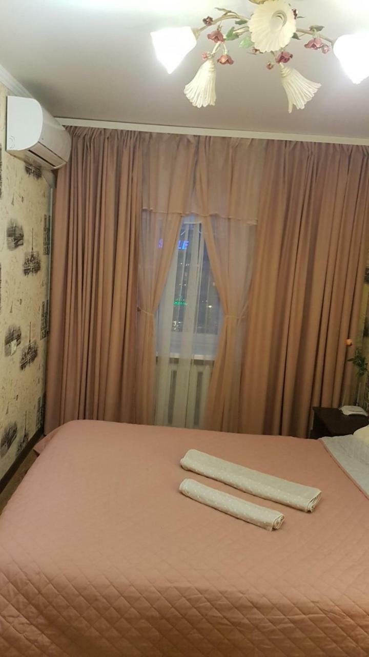 Appartement 2Х Комнатная С Ремонтом В Центре.Renovated, Center à Khmelʼnytsʼkyy Extérieur photo